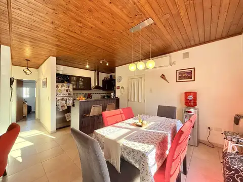 casa de 3 ambientes con patio y cochera en venta en lujan