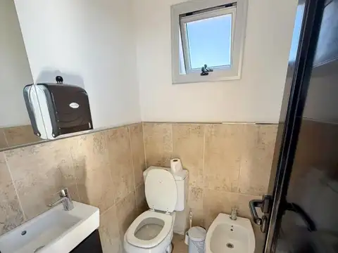 Venta total o por pisos, excelente ubicación