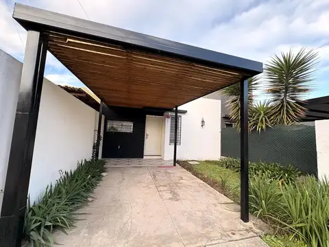 Casa en venta de 2 Dormitorios en Rosario - Fisherton - Tierra Nueva