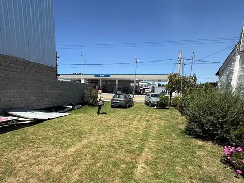 Lote comercial sobre Avenida y Ruta 2