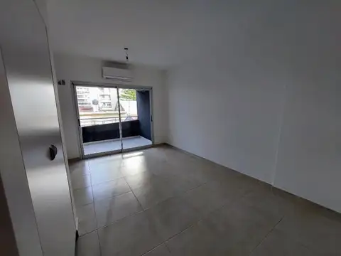 Matienzo 100, Piso 1