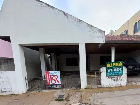 Casa de 5 amb. con cochera en venta | Berazategui Centro