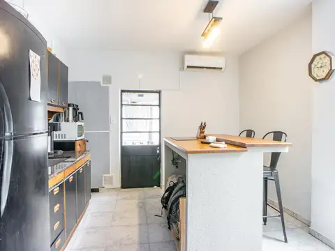 Depto Tipo Casa 6 ambientes con 2 baños
