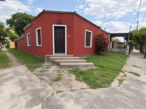 SE VENDE CASA ESQUINA GRAN TERRENO PRQUE ATLANTICA