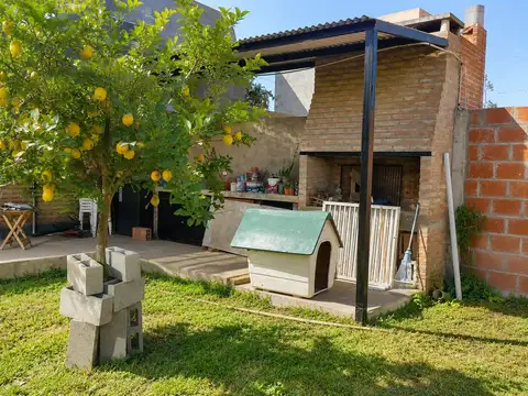 Casa 2 ambientes con 1 baño
