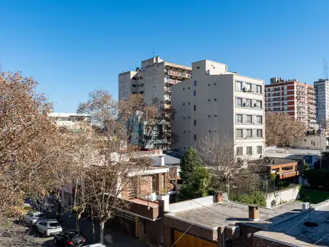 Charlone 1200, Piso 6