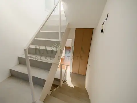 Depto Tipo Casa 5 ambientes con 4 baños