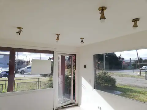 Local en "Complejo Comercial" sobre Av. principal de Dina Huapi.