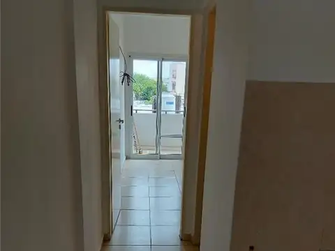 Departamento en Alquiler en Villa Centenario, $ 350.000