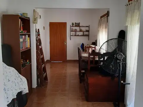 CASA 3 AMBIENTES EN VENTA – LOTE PROPIO – MORÓN