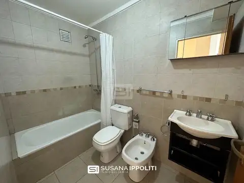 Departamento en Alquiler en Abasto, $ 380.000