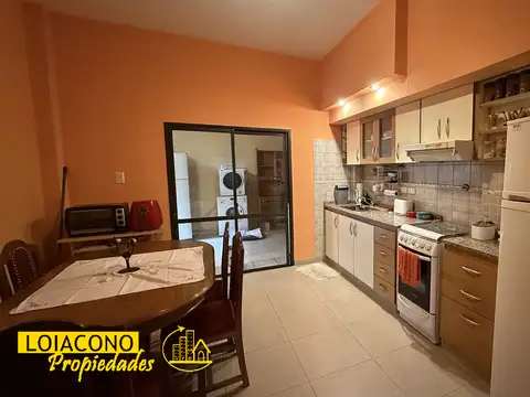 Casa 8 ambientes con 3 baños
