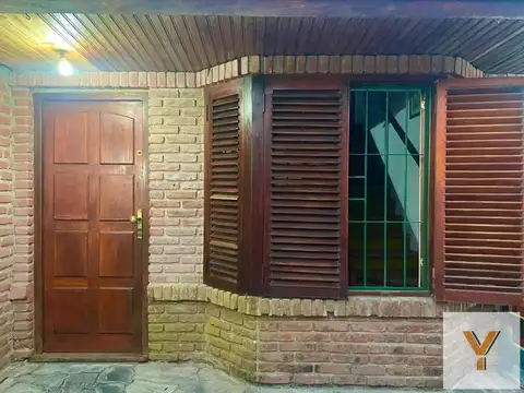Casa 4 ambientes con 1 baño