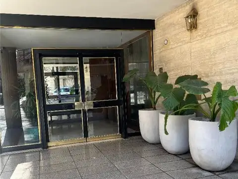 PAGANO 2700, Piso 1