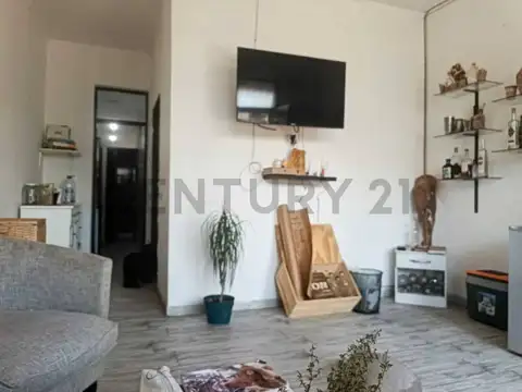 Se vende departamento. Ciudad. Sexta sección