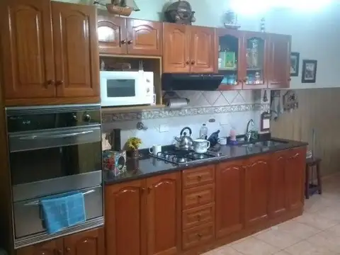 Casa en Venta en Castelar, USD 180.000