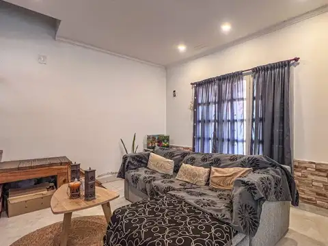 Venta de casa 3 ambientes + Departamento de 2 amb