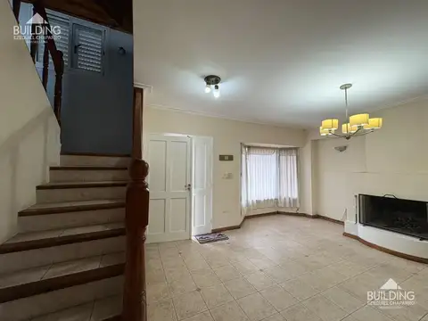Casa en Alquiler con 1 cochera
