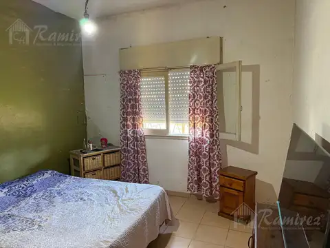 2 Casas y Local en Esquina En Venta - Moreno Centro