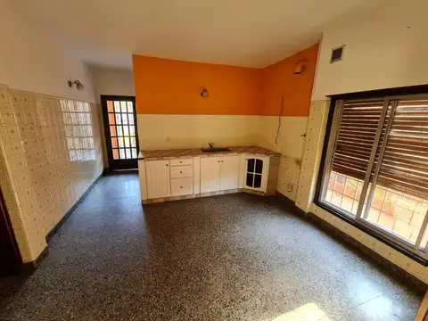 Bernardo de Irigoyen 700