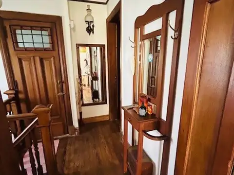 Casa 6 ambientes con 5 baños