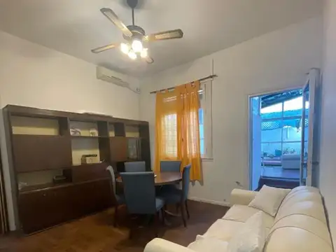 Angel Justiniano Carranza 2000, Piso 1