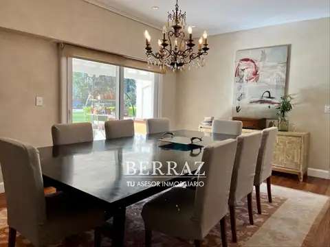 Casa en Venta con 2 cocheras