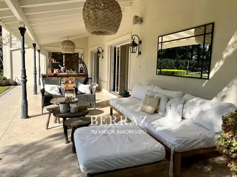 Casa 6 ambientes con 4 baños