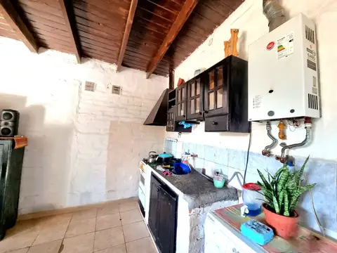 3 CASAS SOBRE TERRENO DE 647 M2. RIVADAVIA SUR
