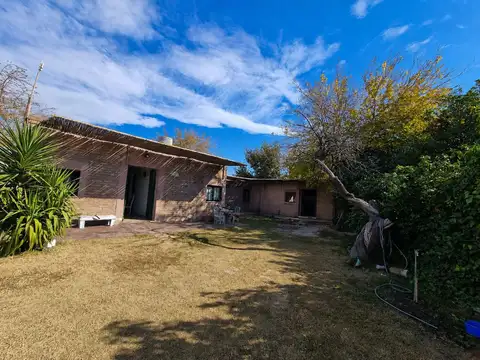 3 CASAS SOBRE TERRENO DE 647 M2. RIVADAVIA SUR
