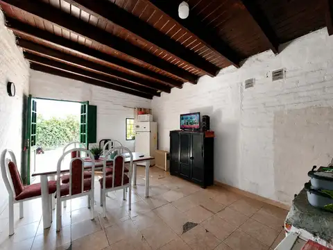 Casa 9 ambientes con 3 baños