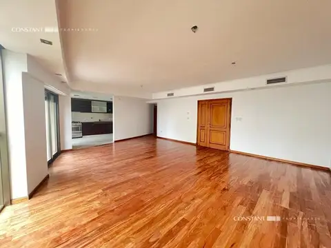 Departamento en  13 e/ 55 y 56 5to piso