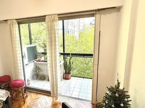 Av Belgrano 2400, Piso 4