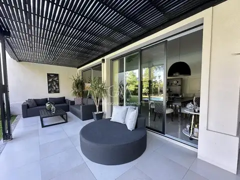 Casa 4 ambientes con 3 baños