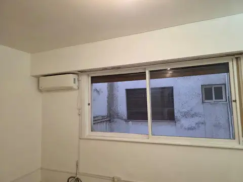 2 ambientes amplios.Cocina.Próximo subte, tren