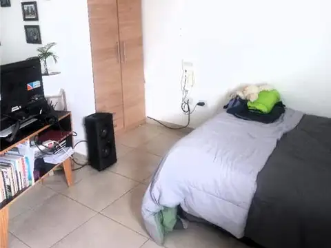 25 de Mayo 300, Piso 1