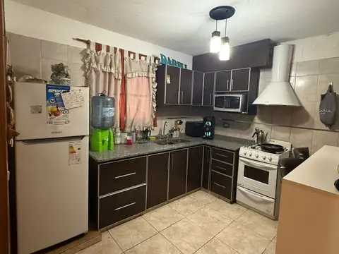Depto Tipo Casa en Venta en Rafael Castillo, USD 28.000