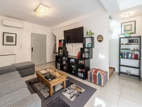 Depto Tipo Casa en Venta en Almagro, USD 180.000