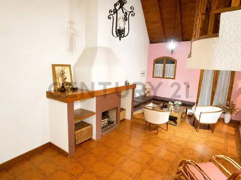 Casa en Venta con 2 cocheras