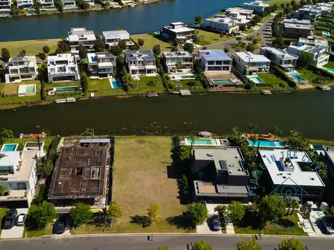 Lote al agua en Virazon Nordelta orientación Noroeste