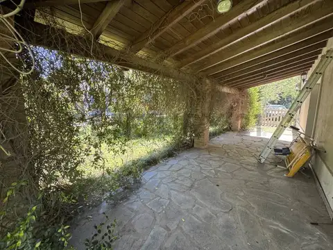 CASA EN VENTA 4 AMB JARDIN Y PARRILLA AP CREDITO Tristán Suarez Barrio Privado Las Fuentes