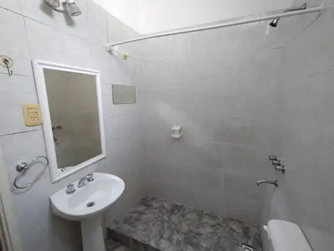 Casa al frente en zona oeste con FINANCIACION