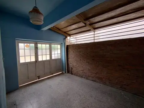 Casa 3 ambientes con 1 baño