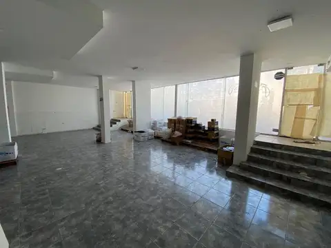 VENTA LOCAL COMERCIAL 310 m2 EN AV.CASTRO BARROS