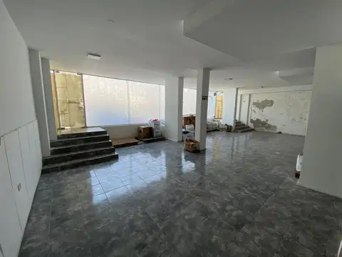 Avenida Castro Barros 300