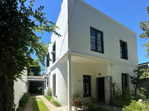 Casa en Venta en Jose Marmol, USD 220.000