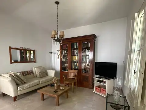 Casa en Venta con 4 cocheras