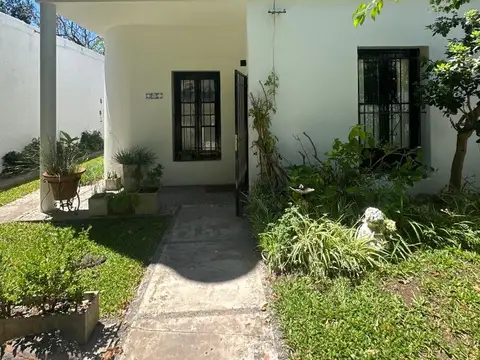 Casa 4 Dorm - parque y pileta - Robinson 841 - Lote 630 M2