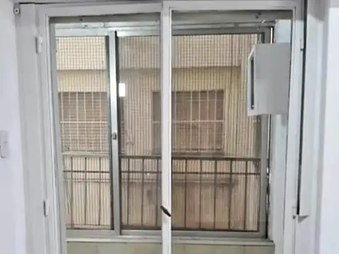 AMPLIO DEPARTAMENTO FRENTE A PLAZA LOPEZ