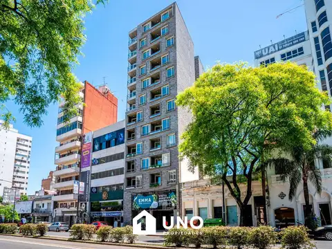 Av. Pellegrini y Pte. Roca - Oficina. Posibilidad cochera.